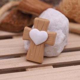 Elegante Croce effetto Legno con Cuore - Calamita Bomboniera